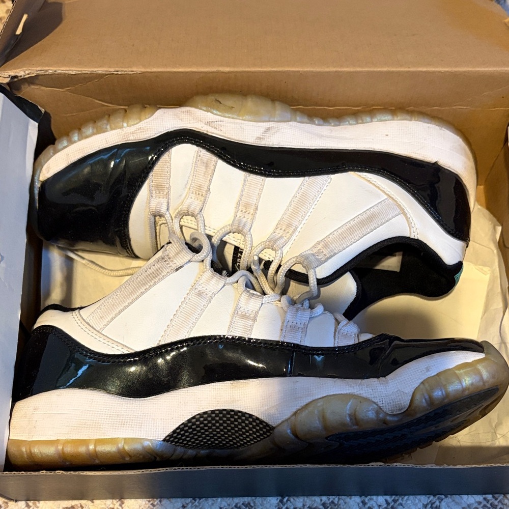 Retro 11 Low Emerald 6Y